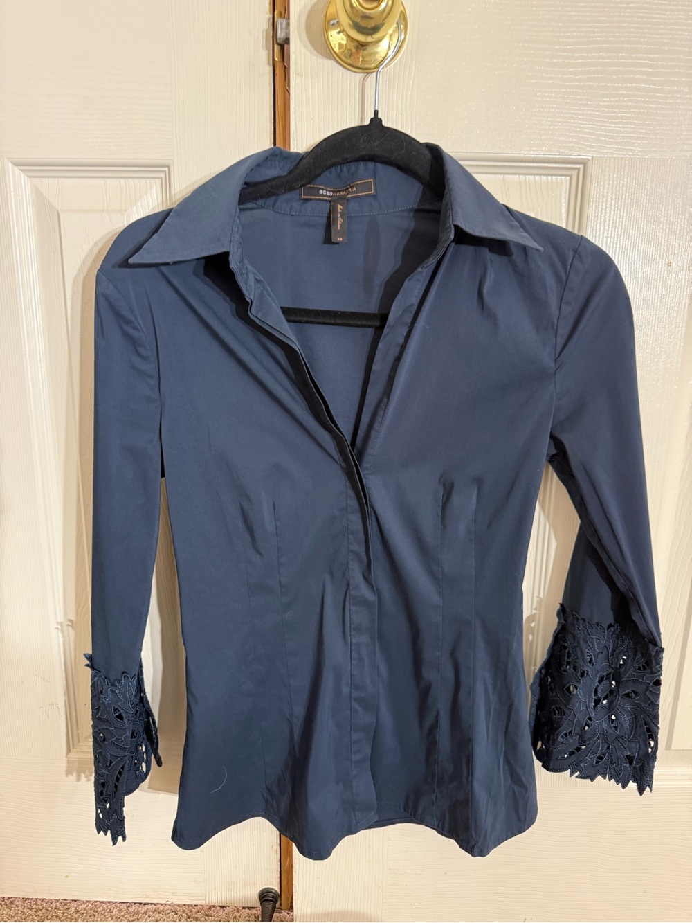 BCBGMAXAZRIA Navy Lace Cuff Fitted Button Down Blouse XS